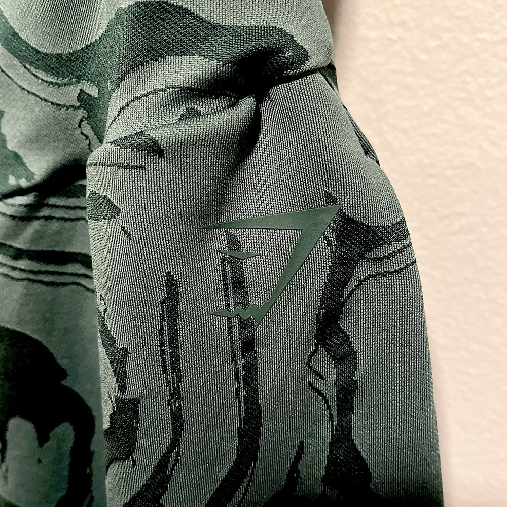 Gymshark leggings/joggers that are in great shape! never worn! the size is an XS - Picture 3 of 4